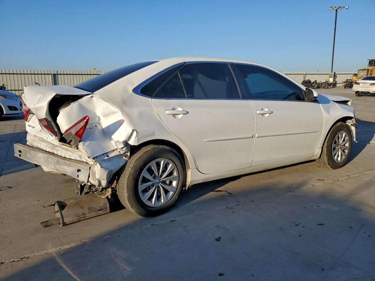 Lot #3318142391 2016 TOYOTA CAMRY LE