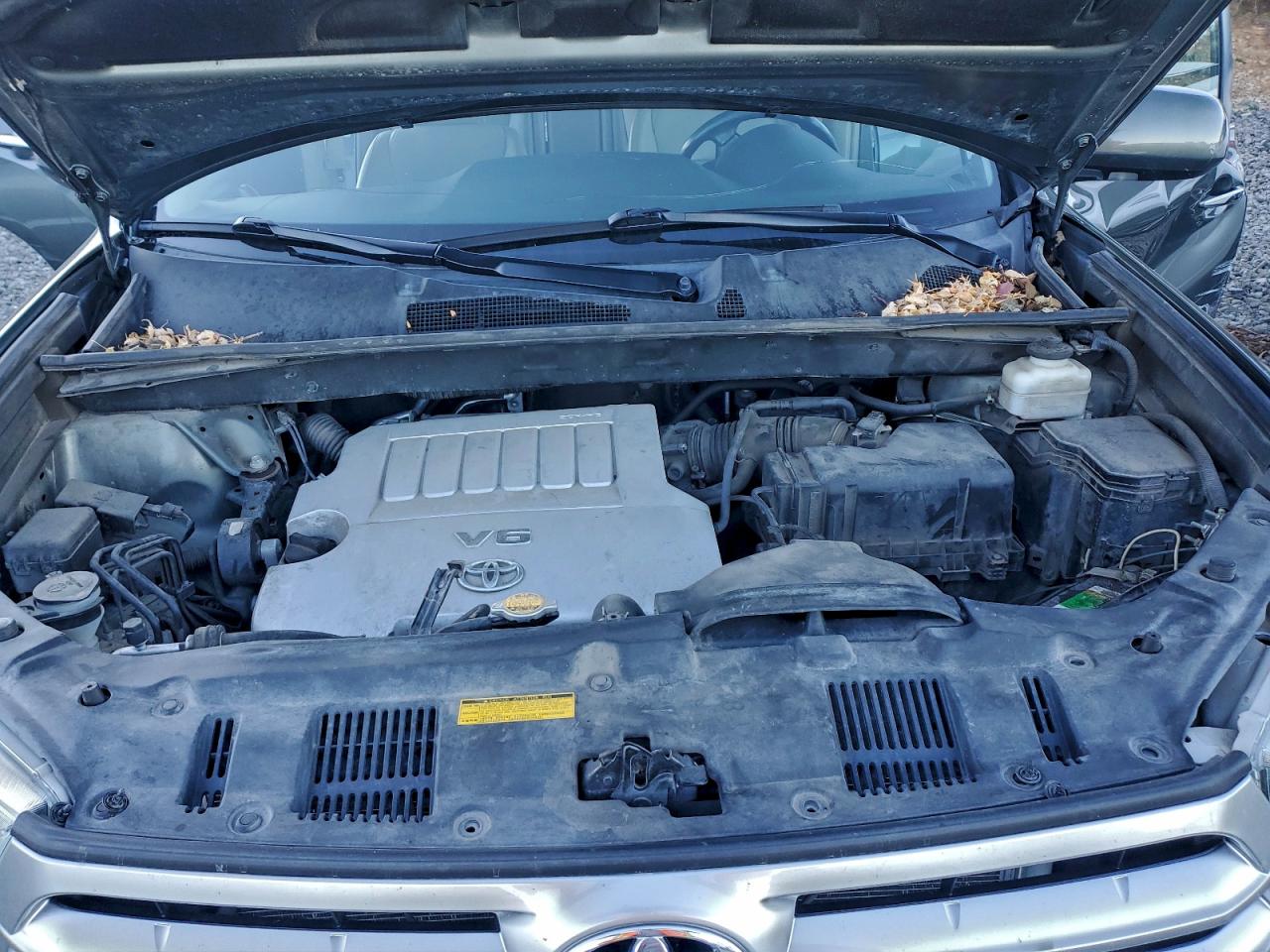 TOYOTA HIGHLANDER LIMITED