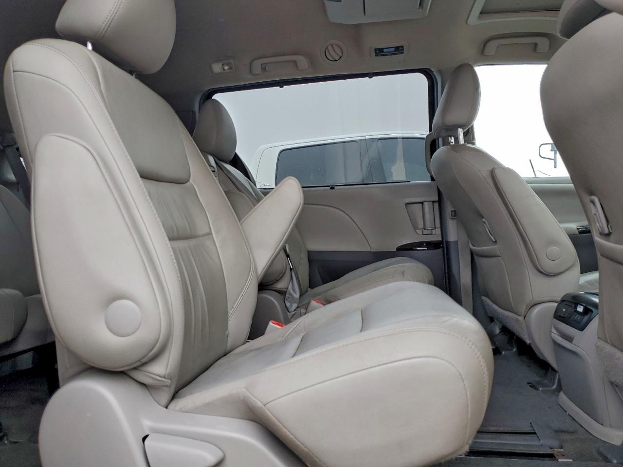 Lot #3315712361 2015 TOYOTA SIENNA XLE