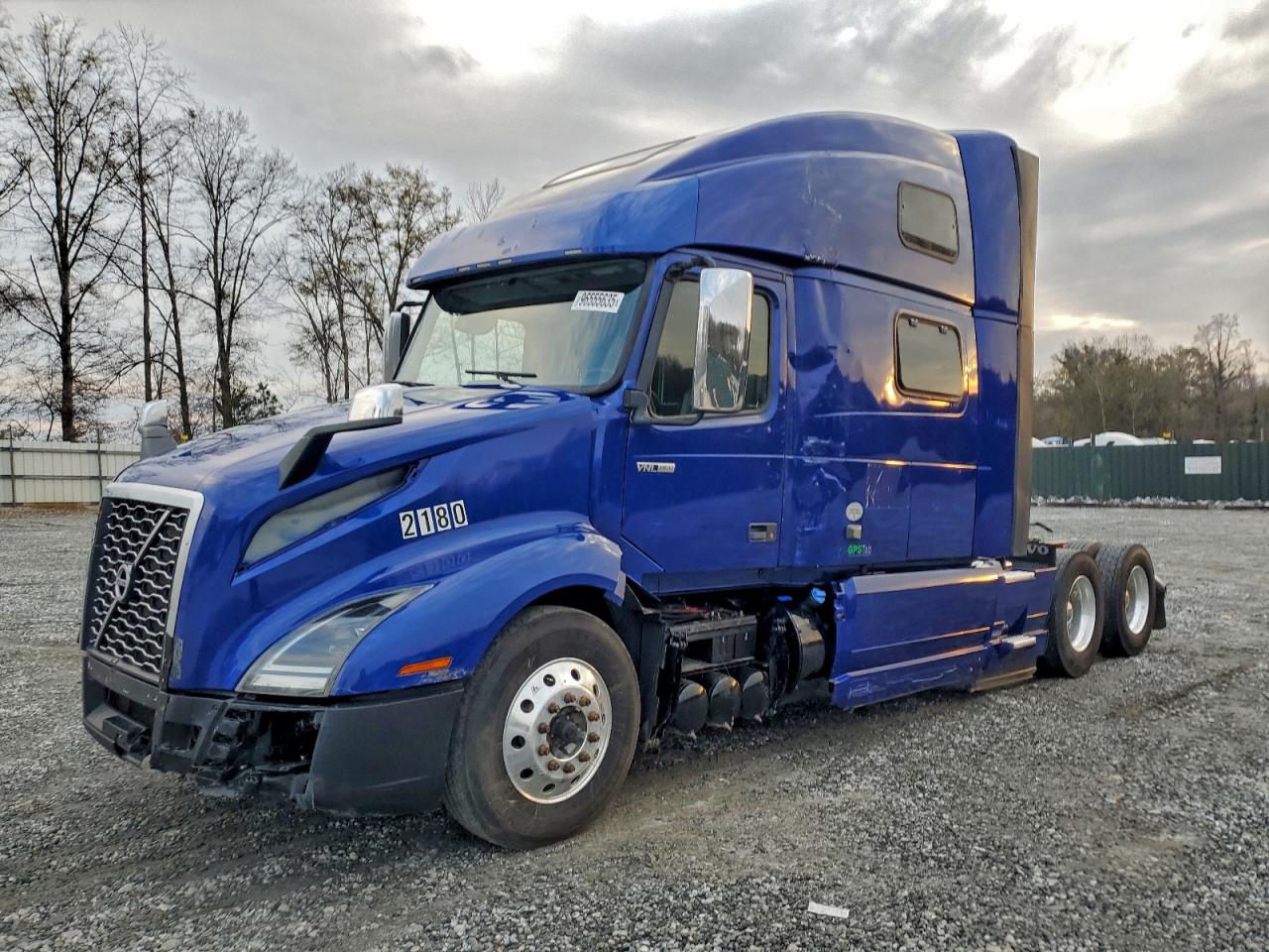 Lot #3317790111 2021 VOLVO VN VNL