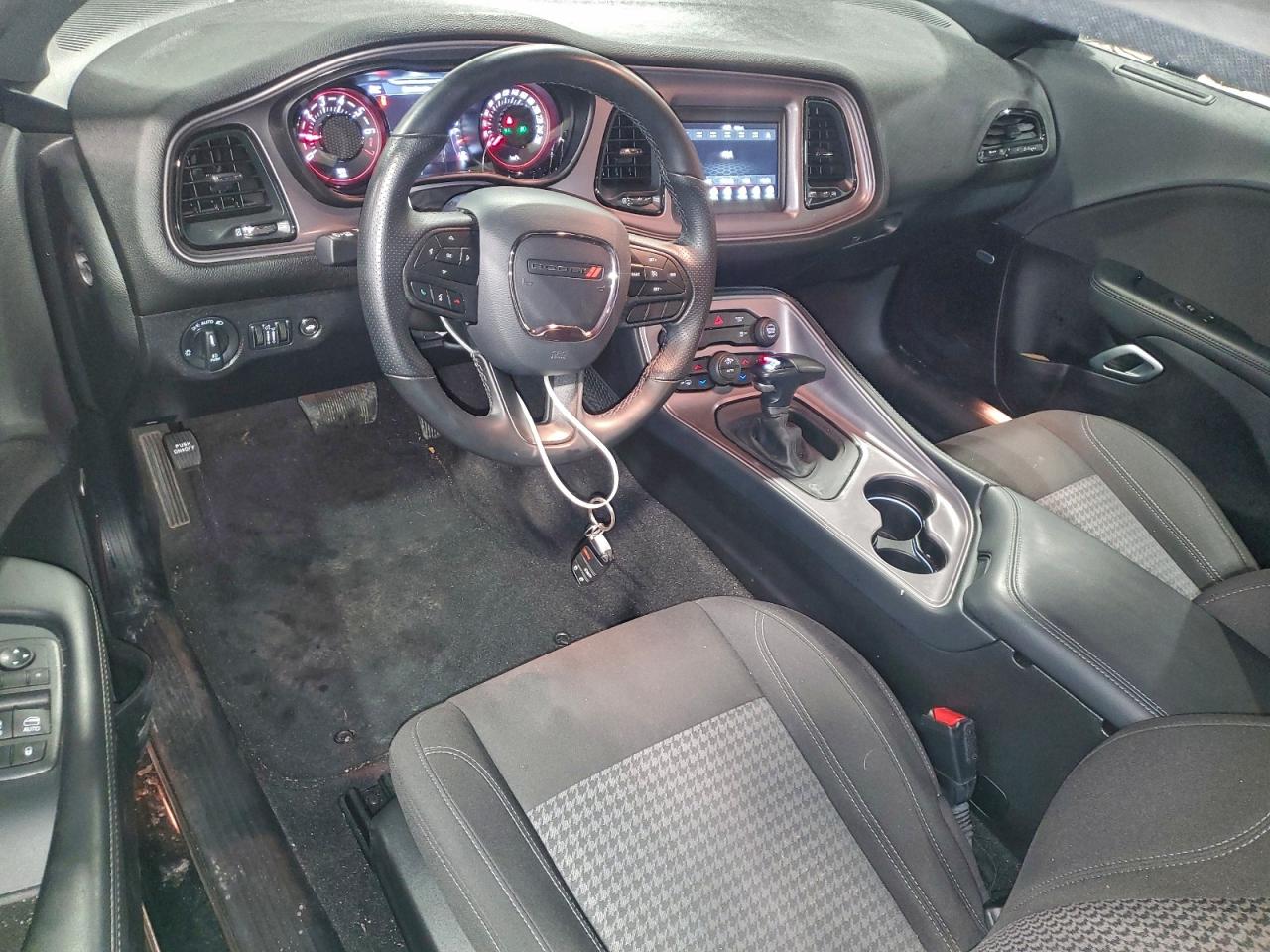 DODGE CHALLENGER SXT