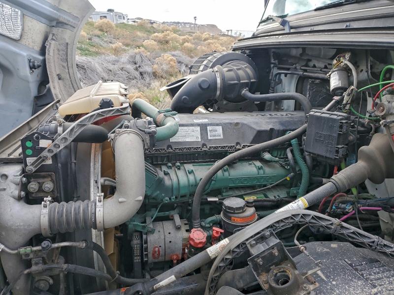 2018 VOLVO VN VNL #3317971902