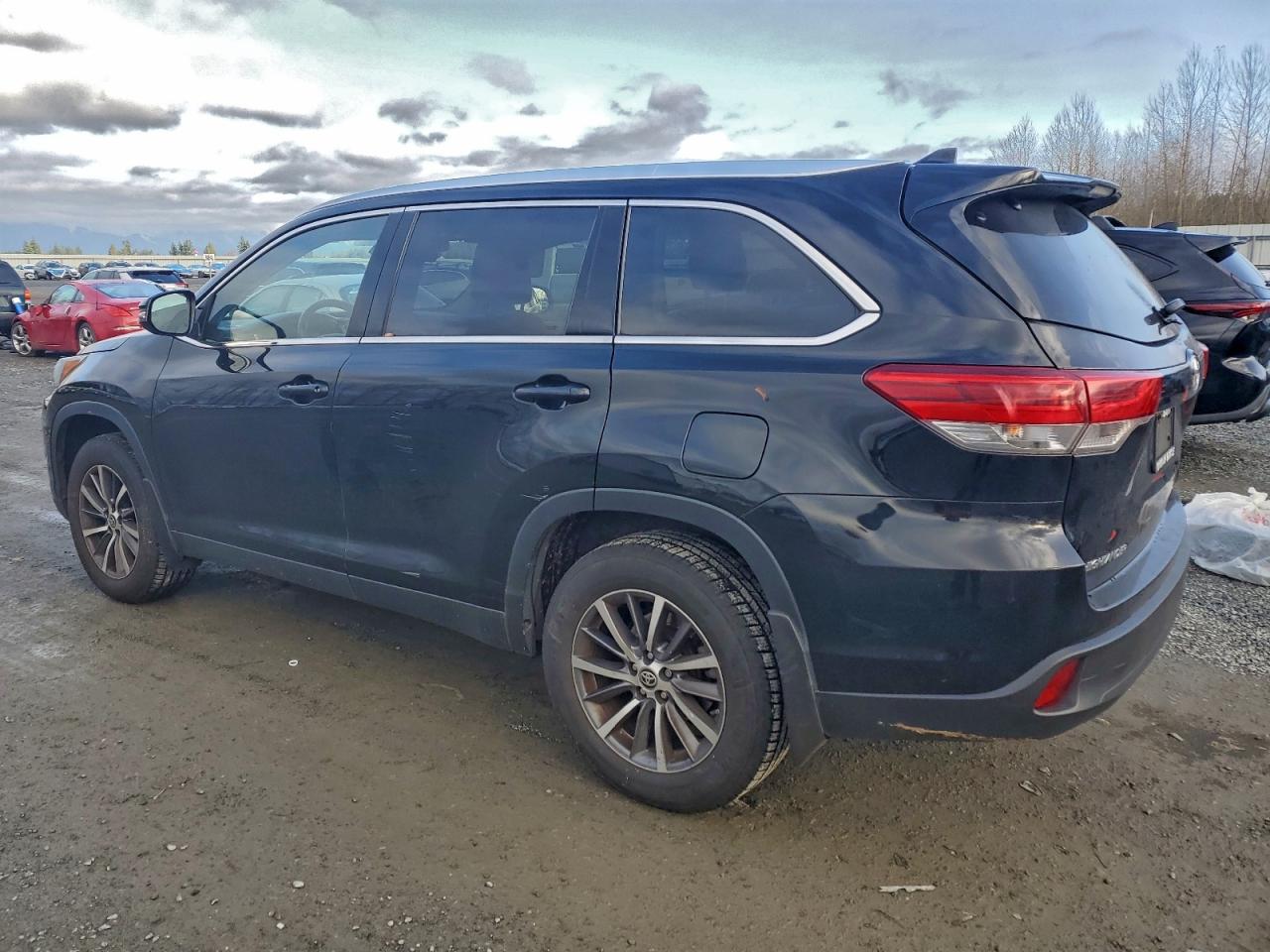 TOYOTA HIGHLANDER SE