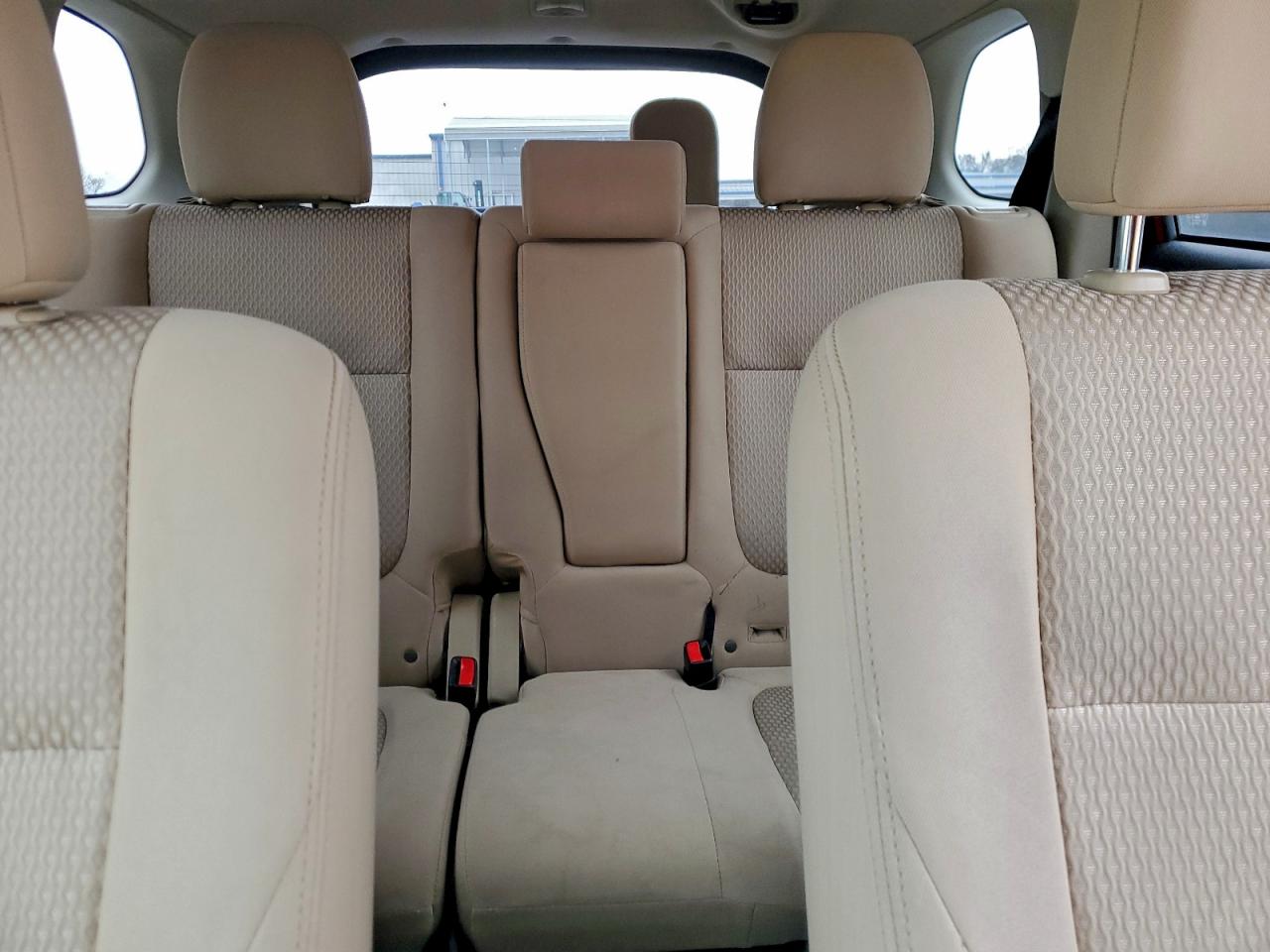 MITSUBISHI OUTLANDER SE