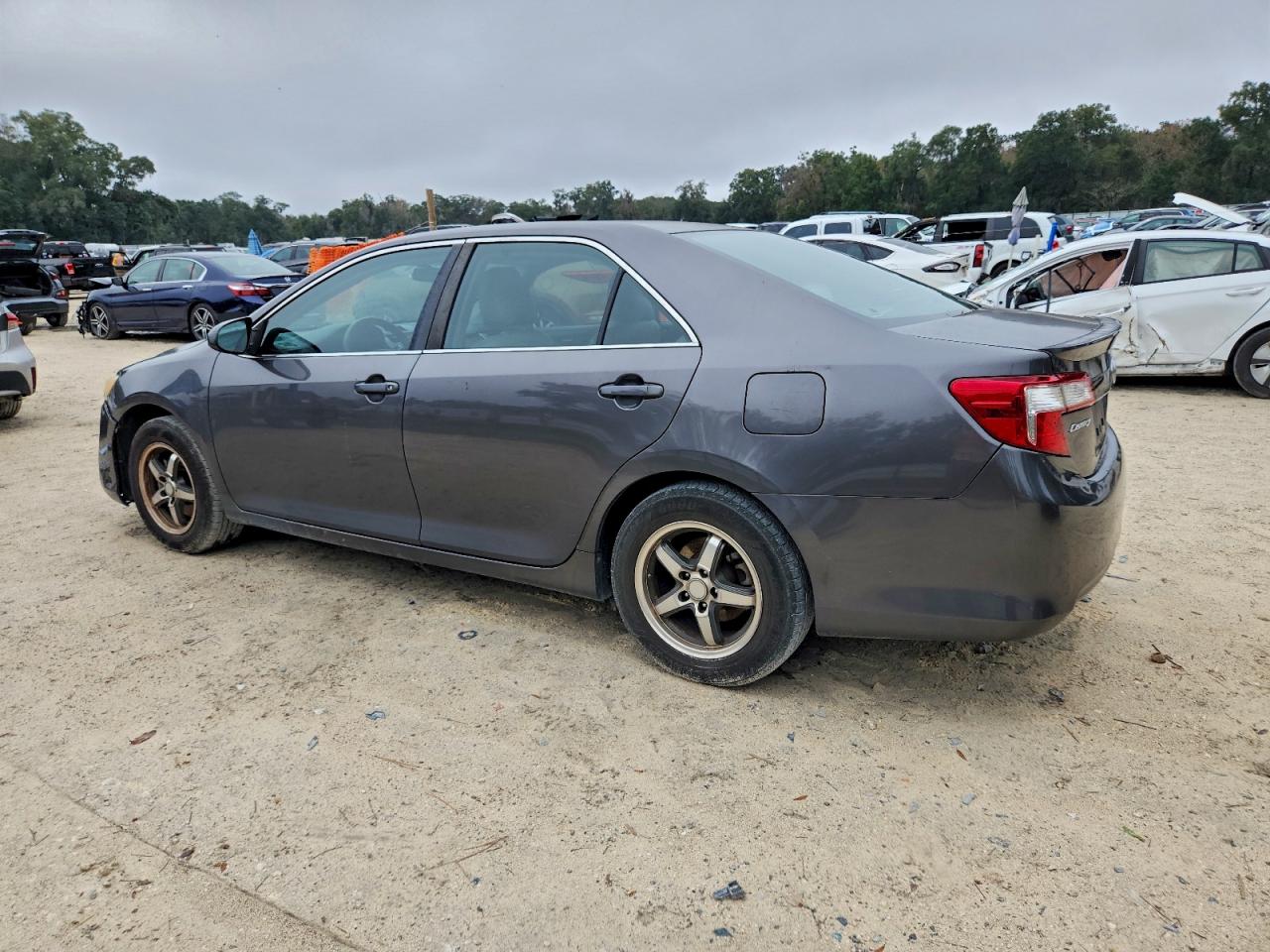 TOYOTA CAMRY BASE