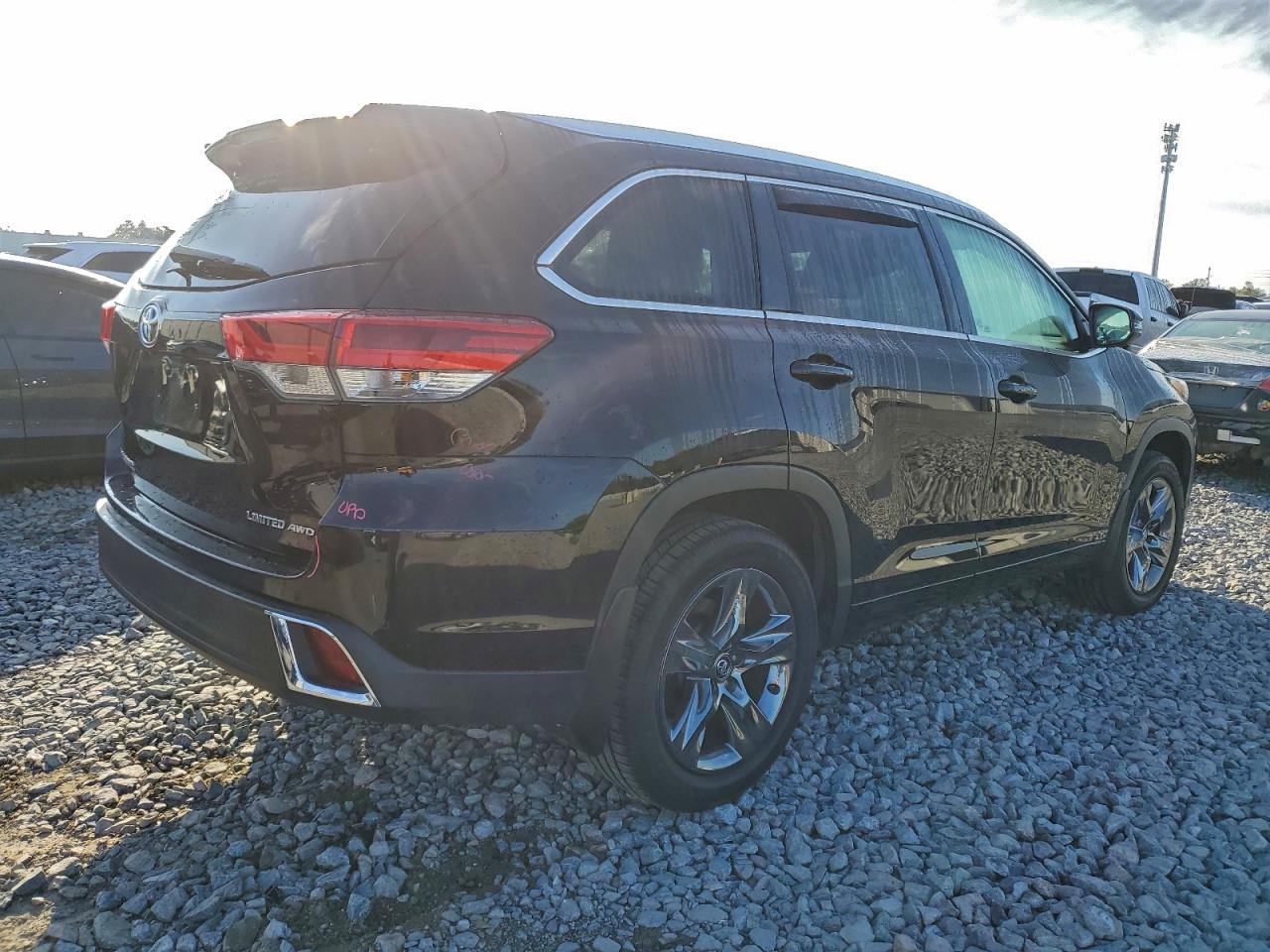 Lot #3311713238 2018 TOYOTA HIGHLANDER