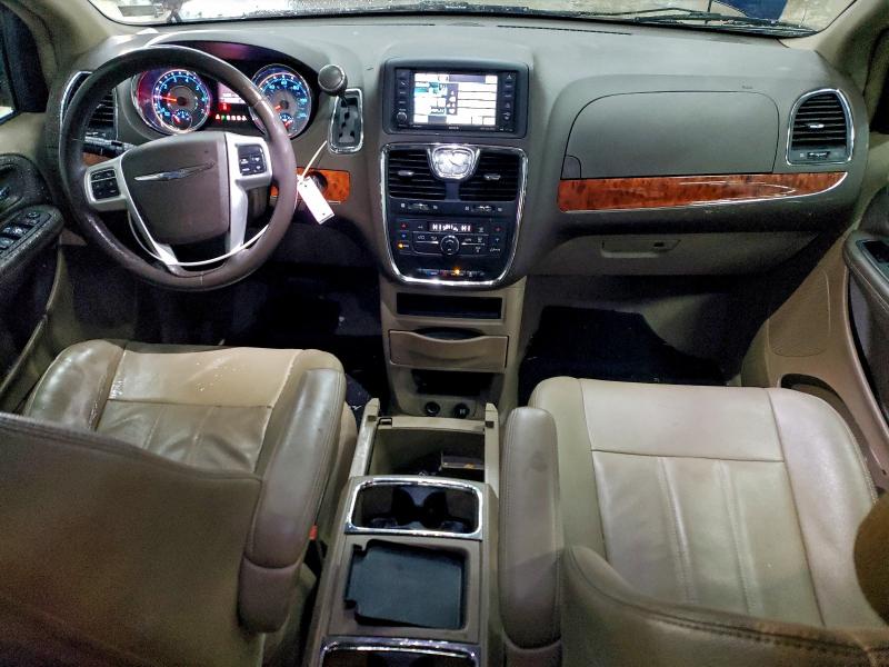 2016 CHRYSLER TOWN & COU #3302749015