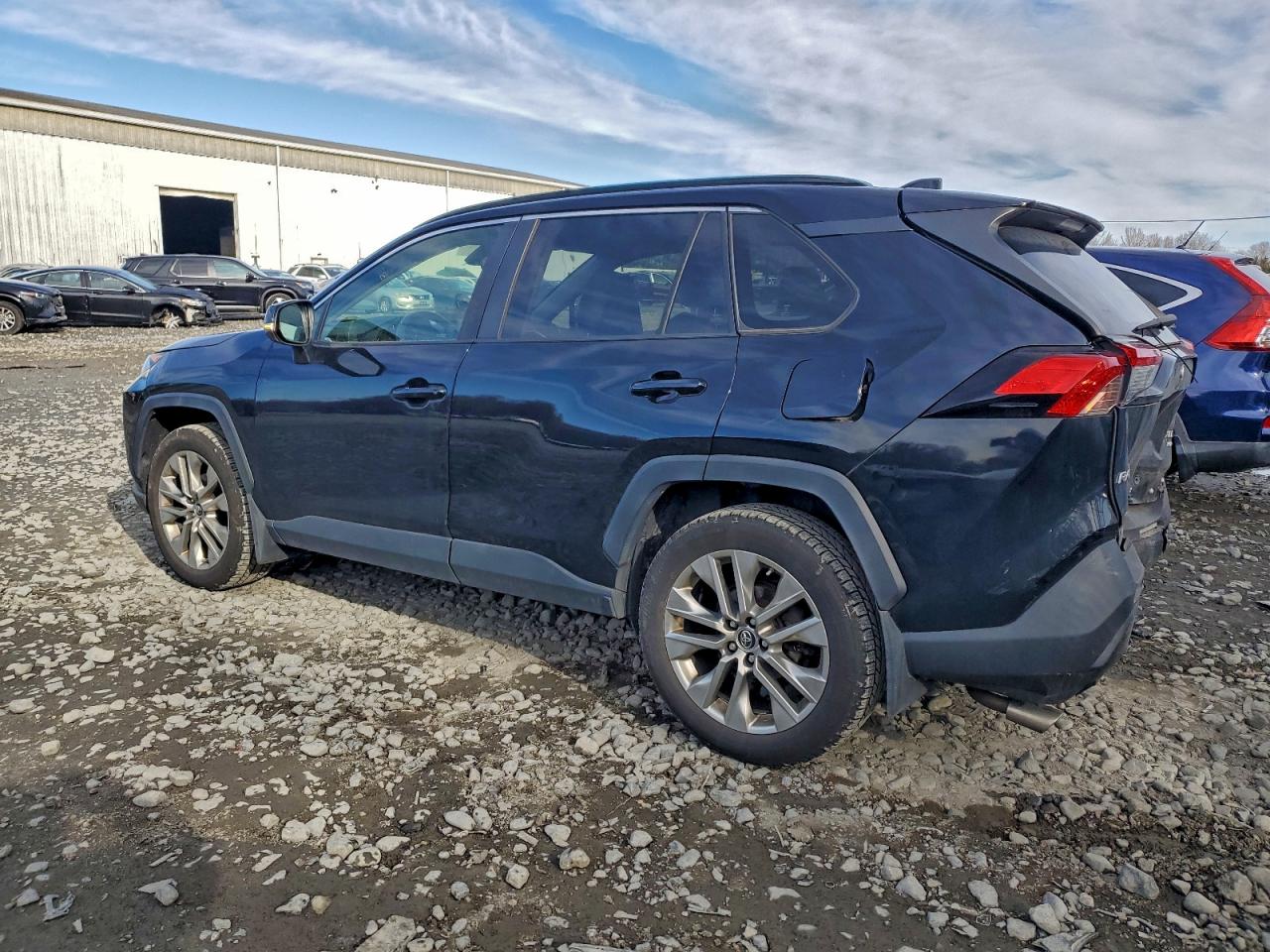 TOYOTA RAV4 XLE PREMIUM