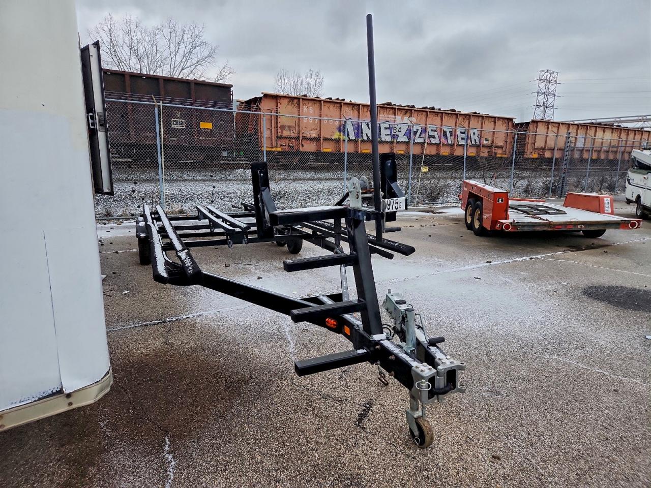 Lot #3311558276 2017 YACHT CLUB PTB2543T B