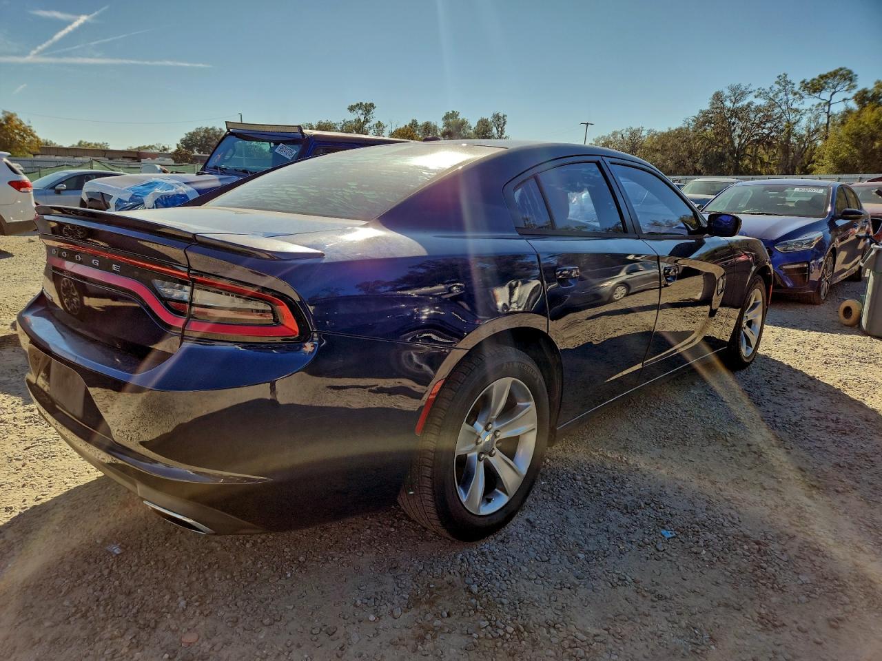 Lot #3318878971 2015 DODGE CHARGER SE