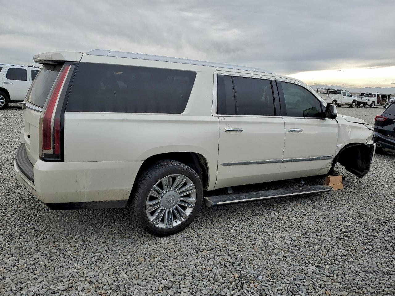 CADILLAC ESCALADE ESV PLATINUM