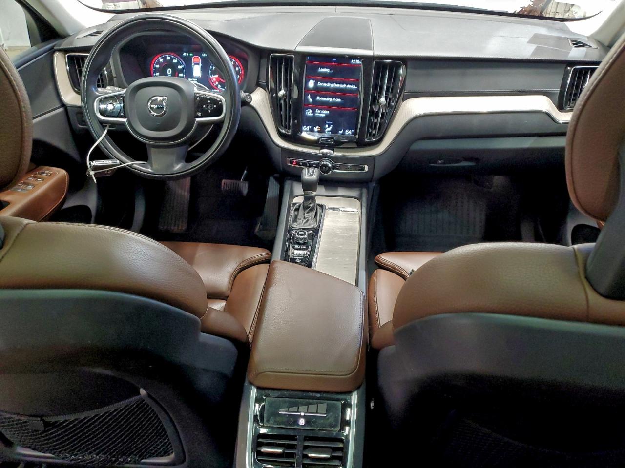 VOLVO XC60 T5 INSCRIPTION