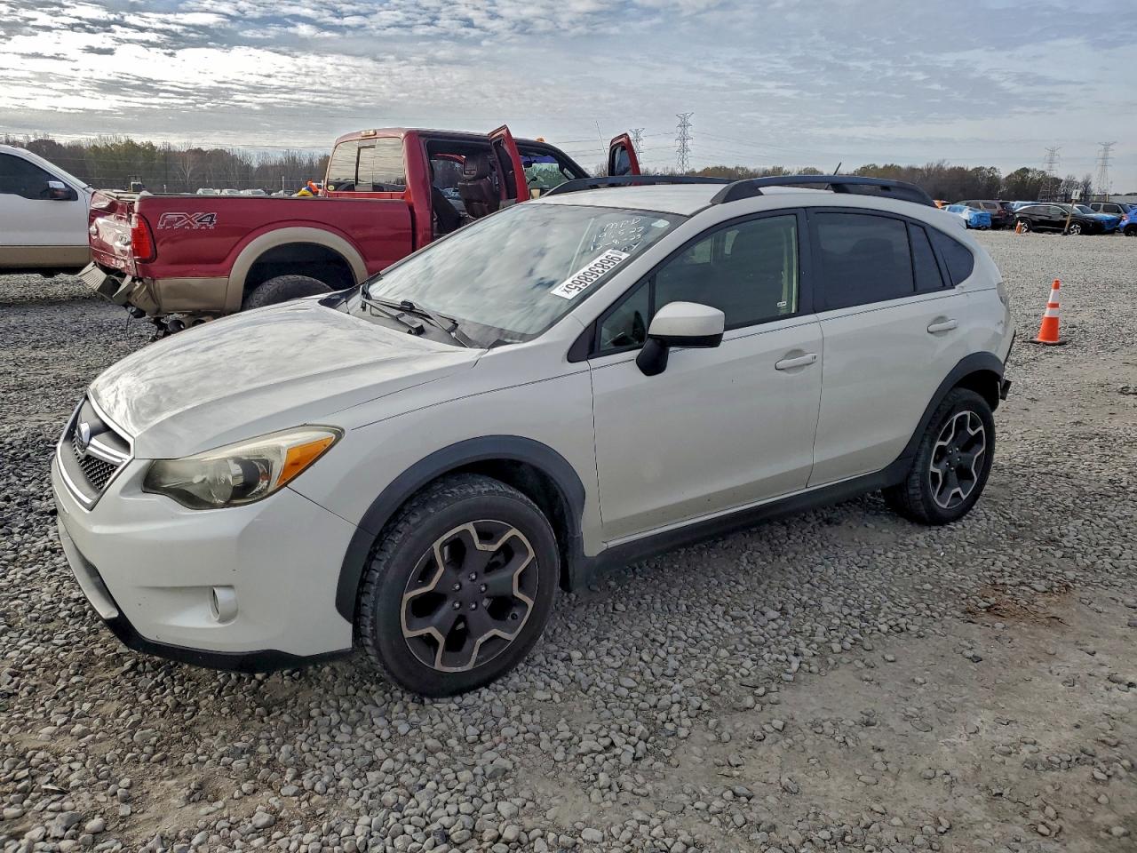 Lot #3311460250 2015 SUBARU XV CROSSTR