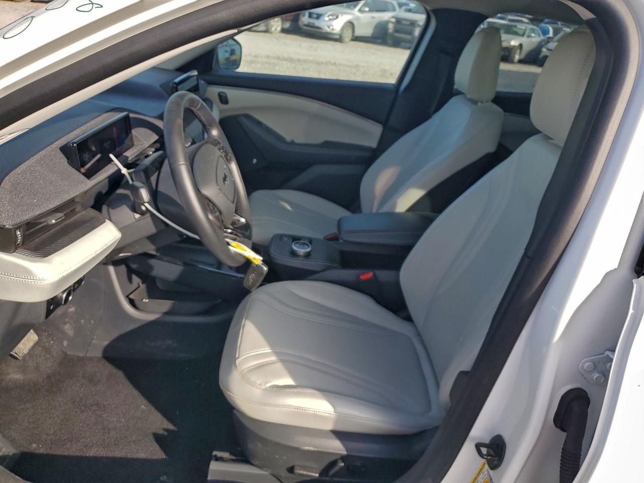 FORD MUSTANG PREMIUM