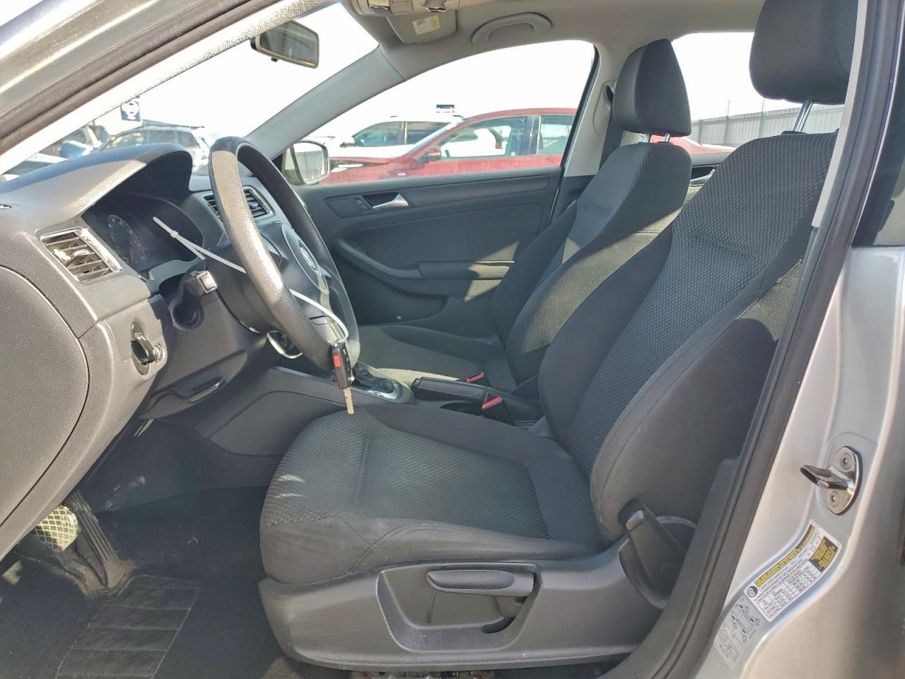 VOLKSWAGEN JETTA BASE