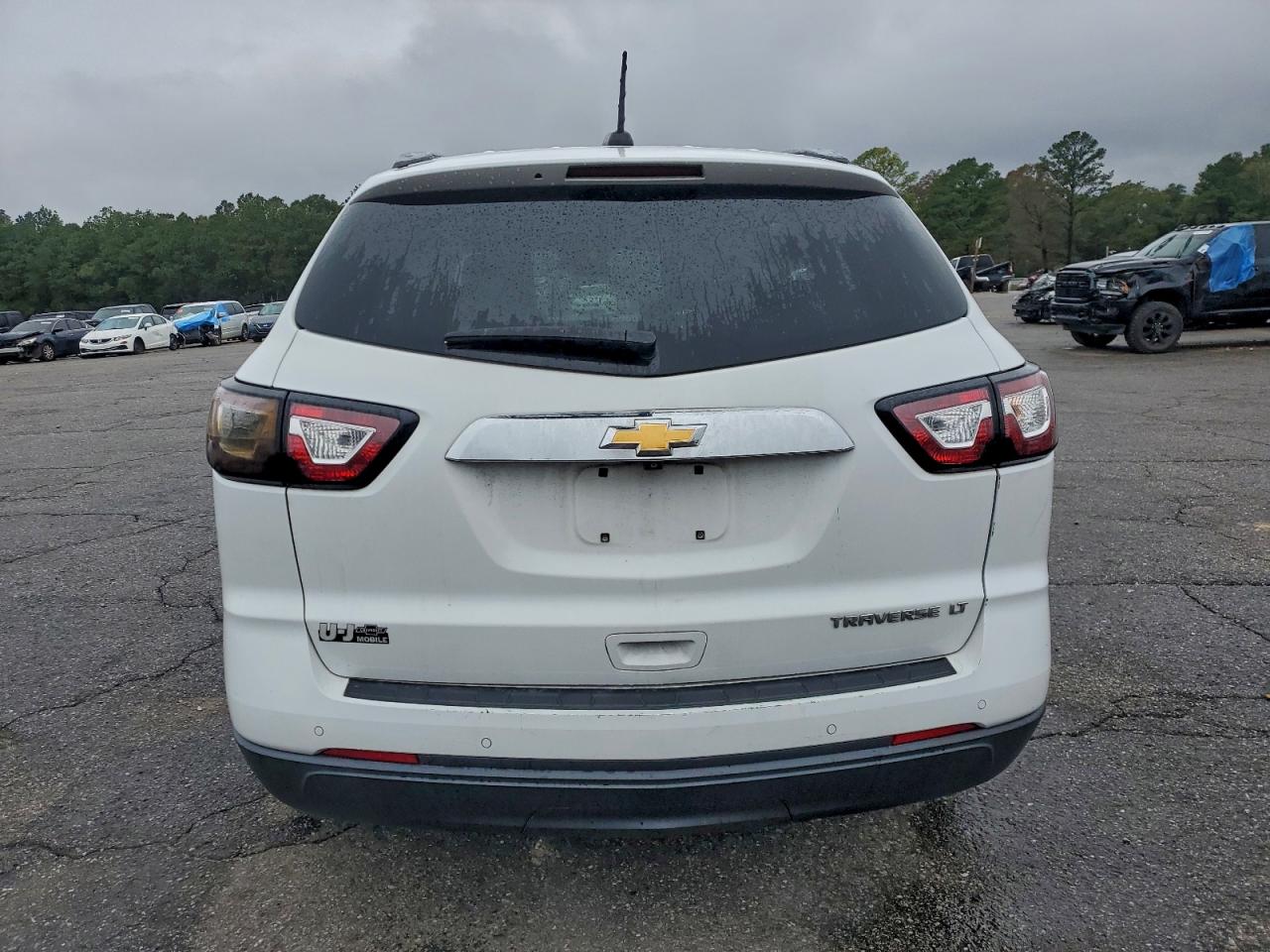 CHEVROLET TRAVERSE LT