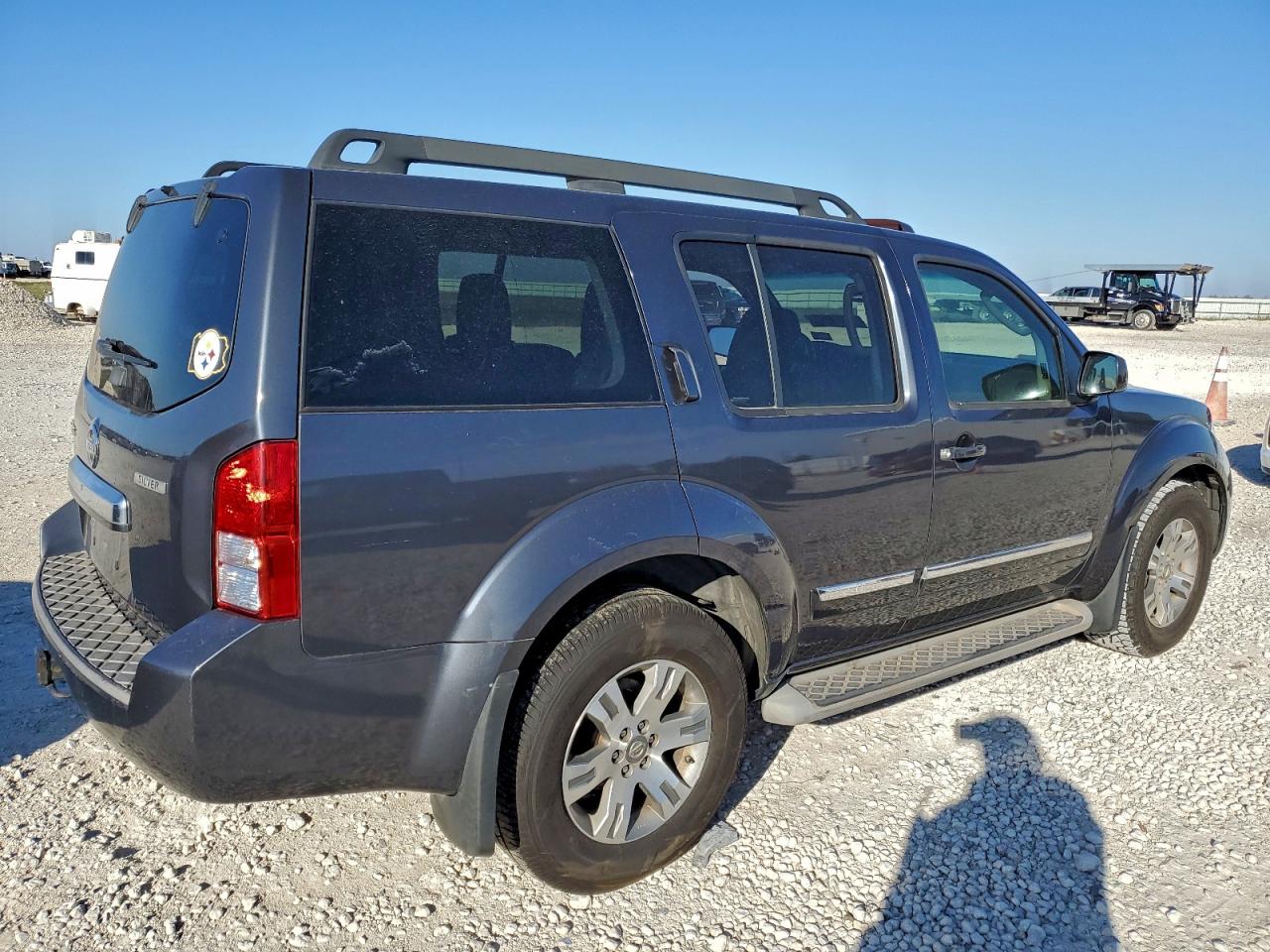 NISSAN PATHFINDER S