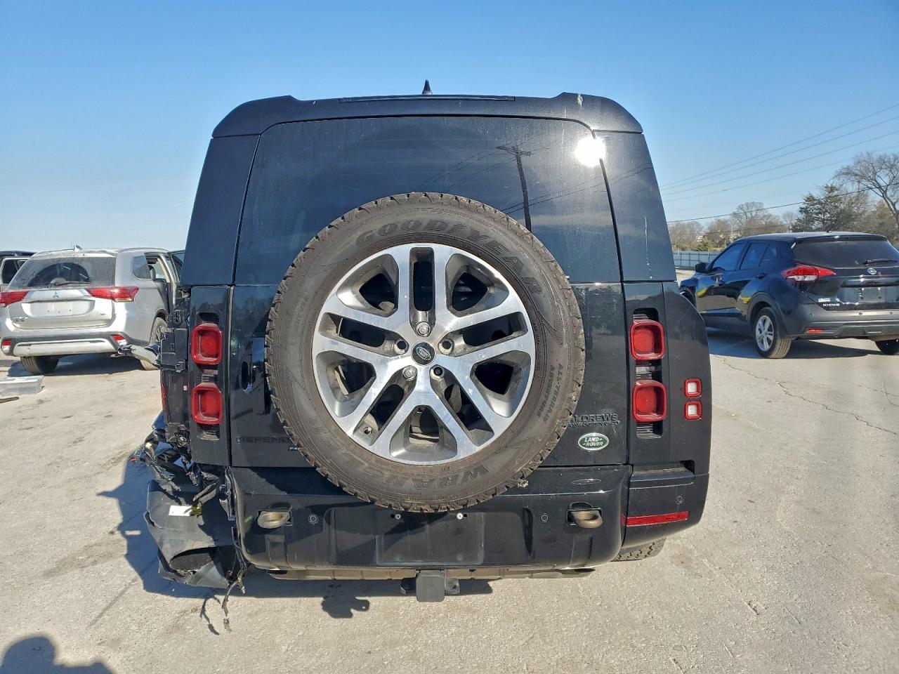 LAND ROVER DEFENDER 130 X-DYNAMIC SE