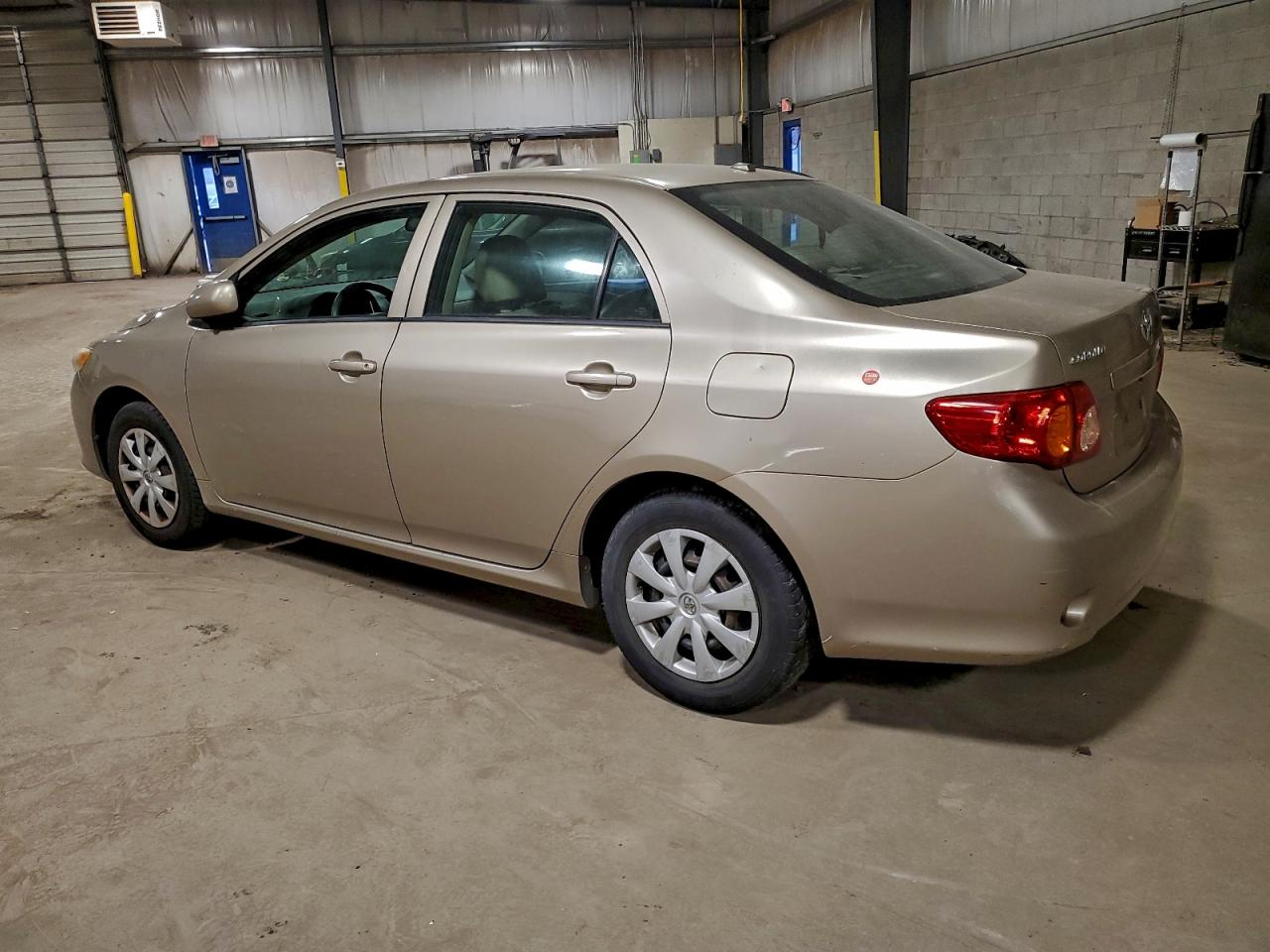 TOYOTA COROLLA BASE