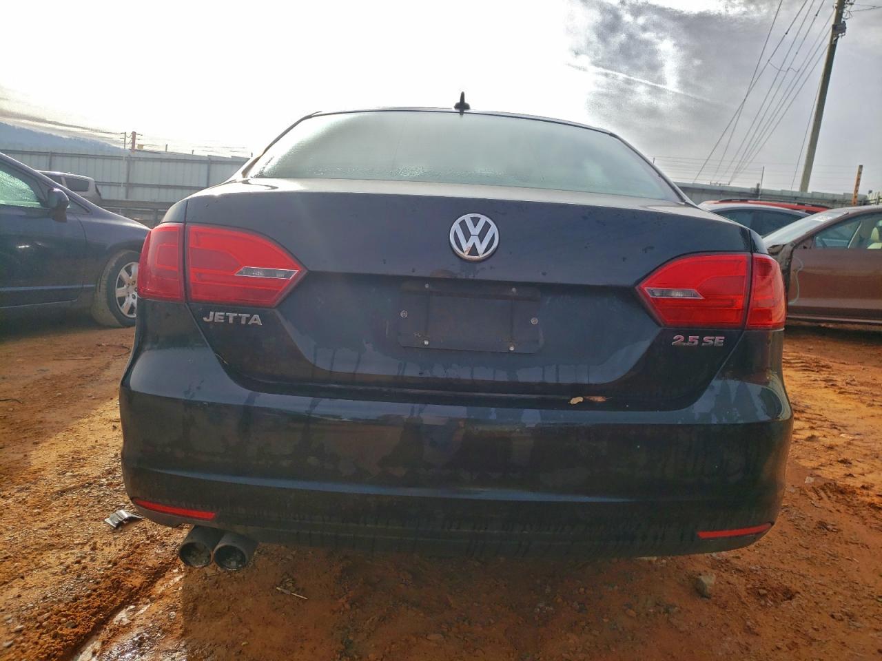 VOLKSWAGEN JETTA SE
