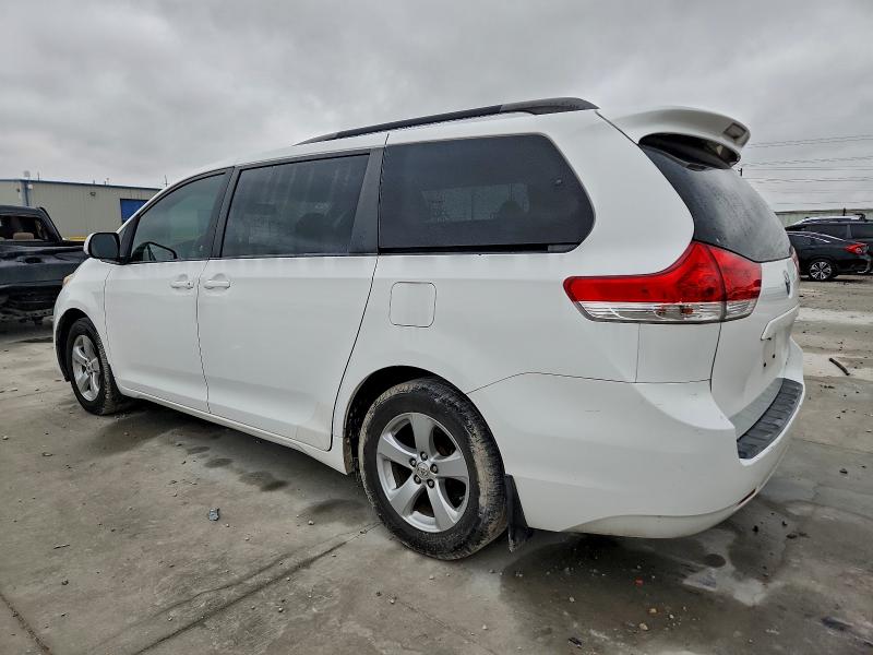 2011 TOYOTA SIENNA LE #3302701999