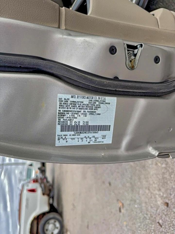 Lot #3311754725 2003 LINCOLN TOWN CAR S