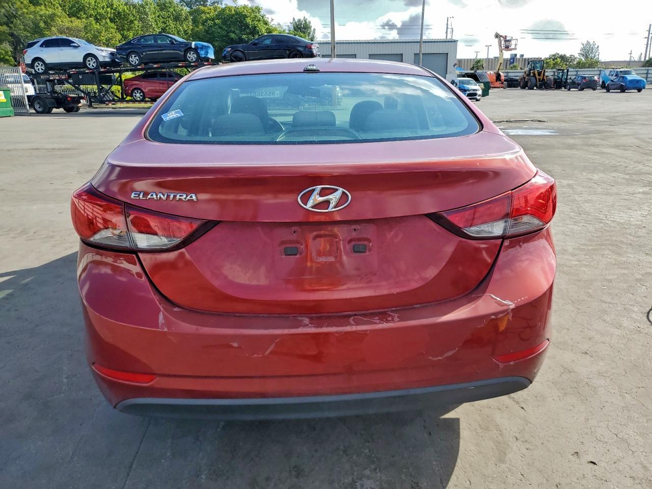 HYUNDAI ELANTRA SE