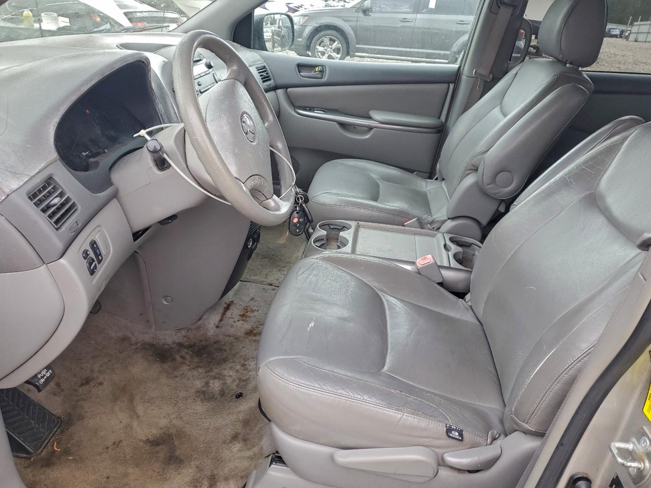 Lot #3316727405 2006 TOYOTA SIENNA