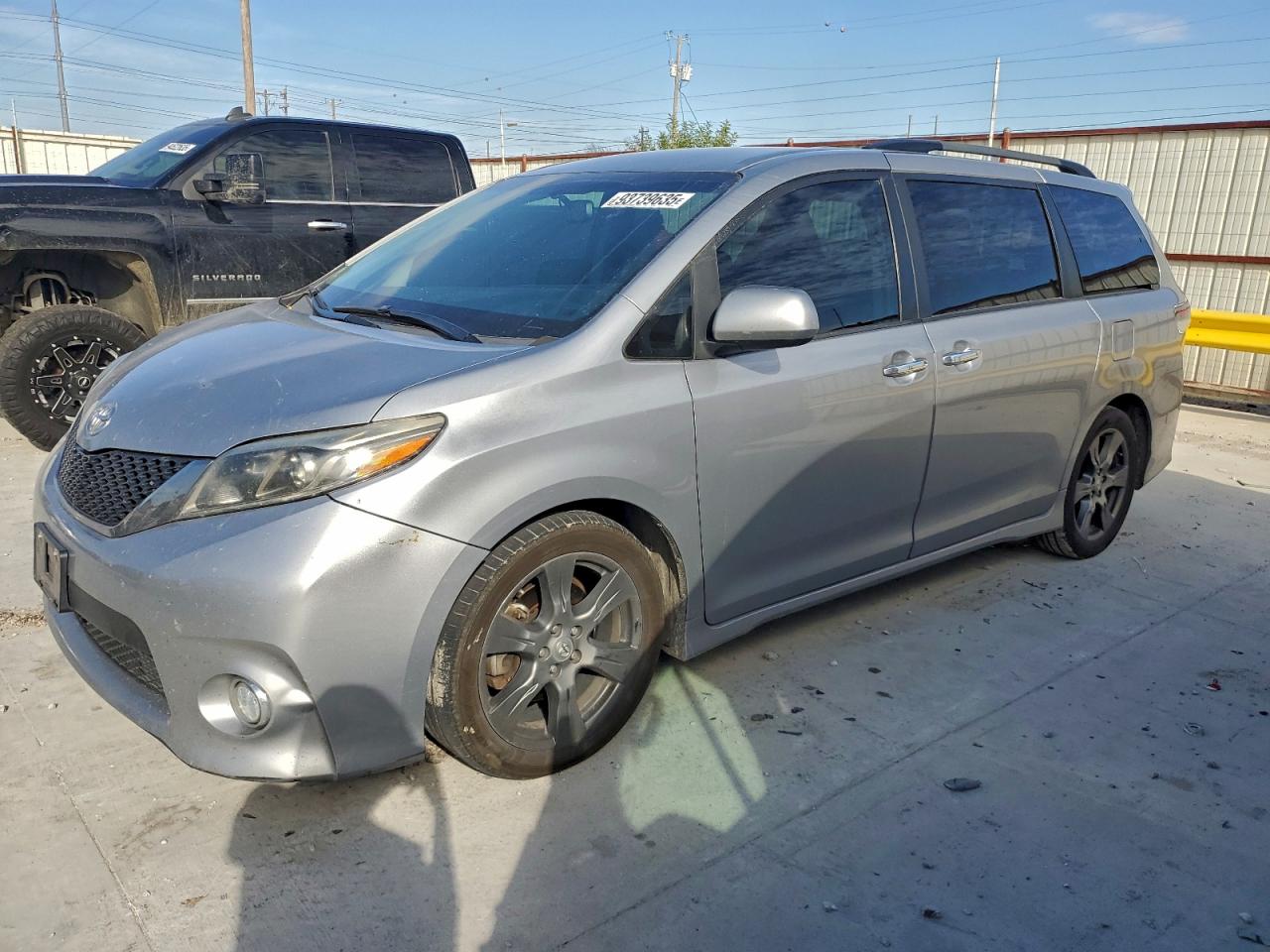 TOYOTA SIENNA SE