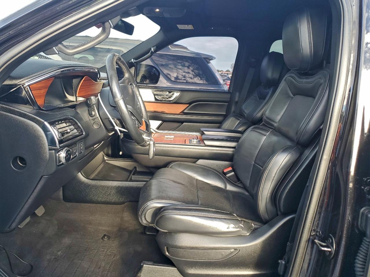 LINCOLN NAVIGATOR RESERVE