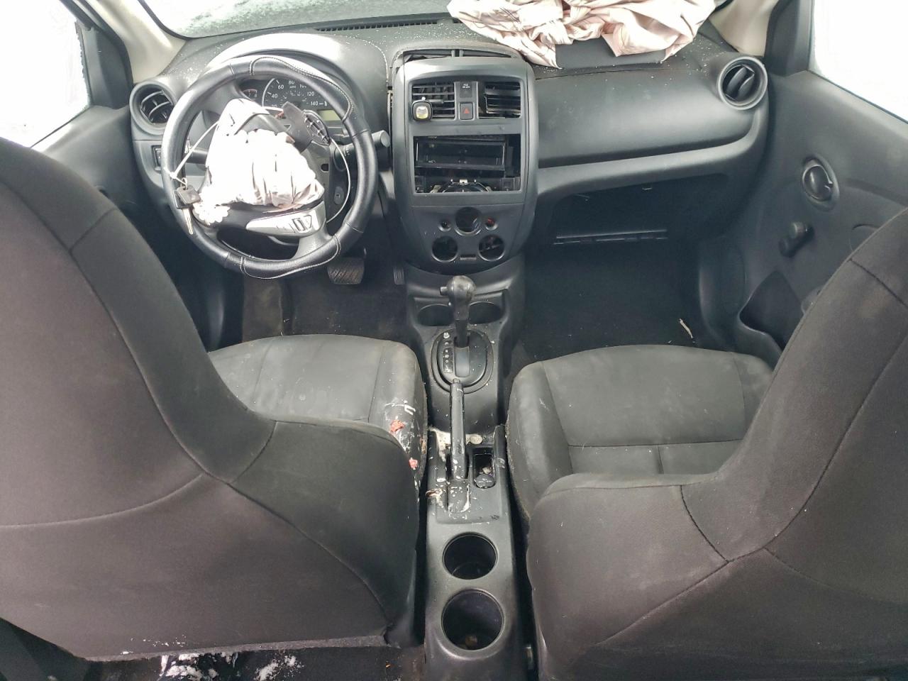 NISSAN VERSA S