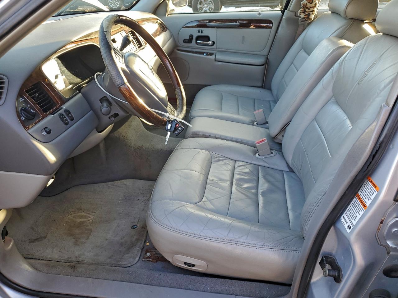 Lot #3317704092 2001 LINCOLN TOWN CAR C