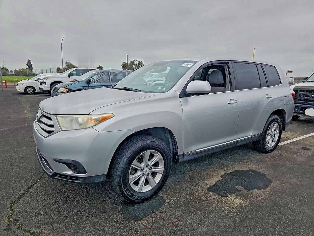 TOYOTA HIGHLANDER BASE