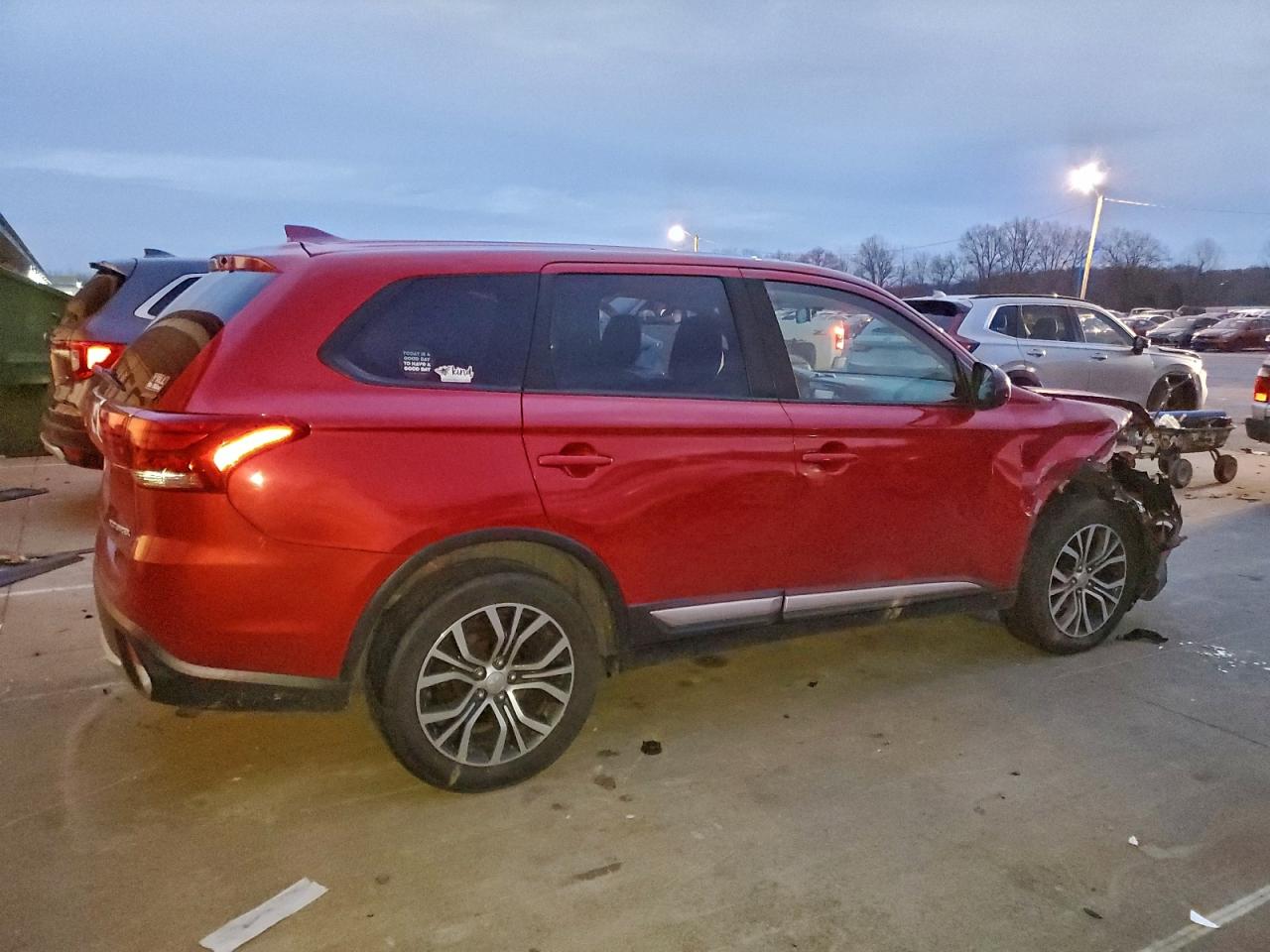 MITSUBISHI OUTLANDER SE