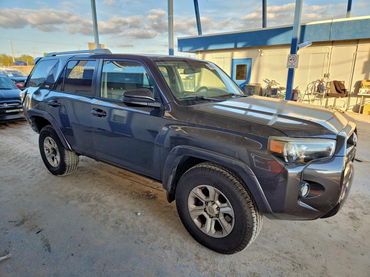 TOYOTA 4RUNNER SR5