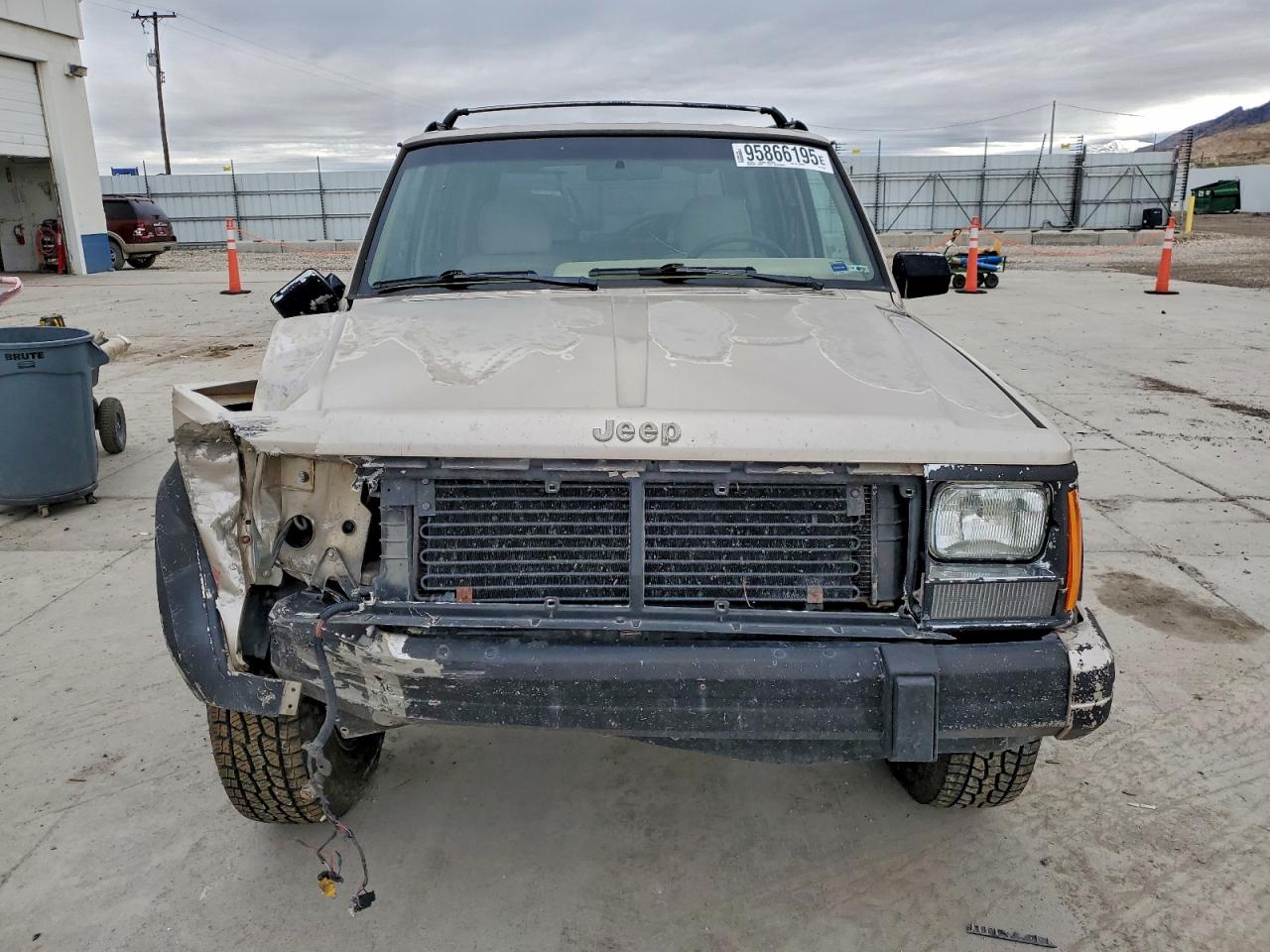 Lot #3311565253 1995 JEEP CHEROKEE C