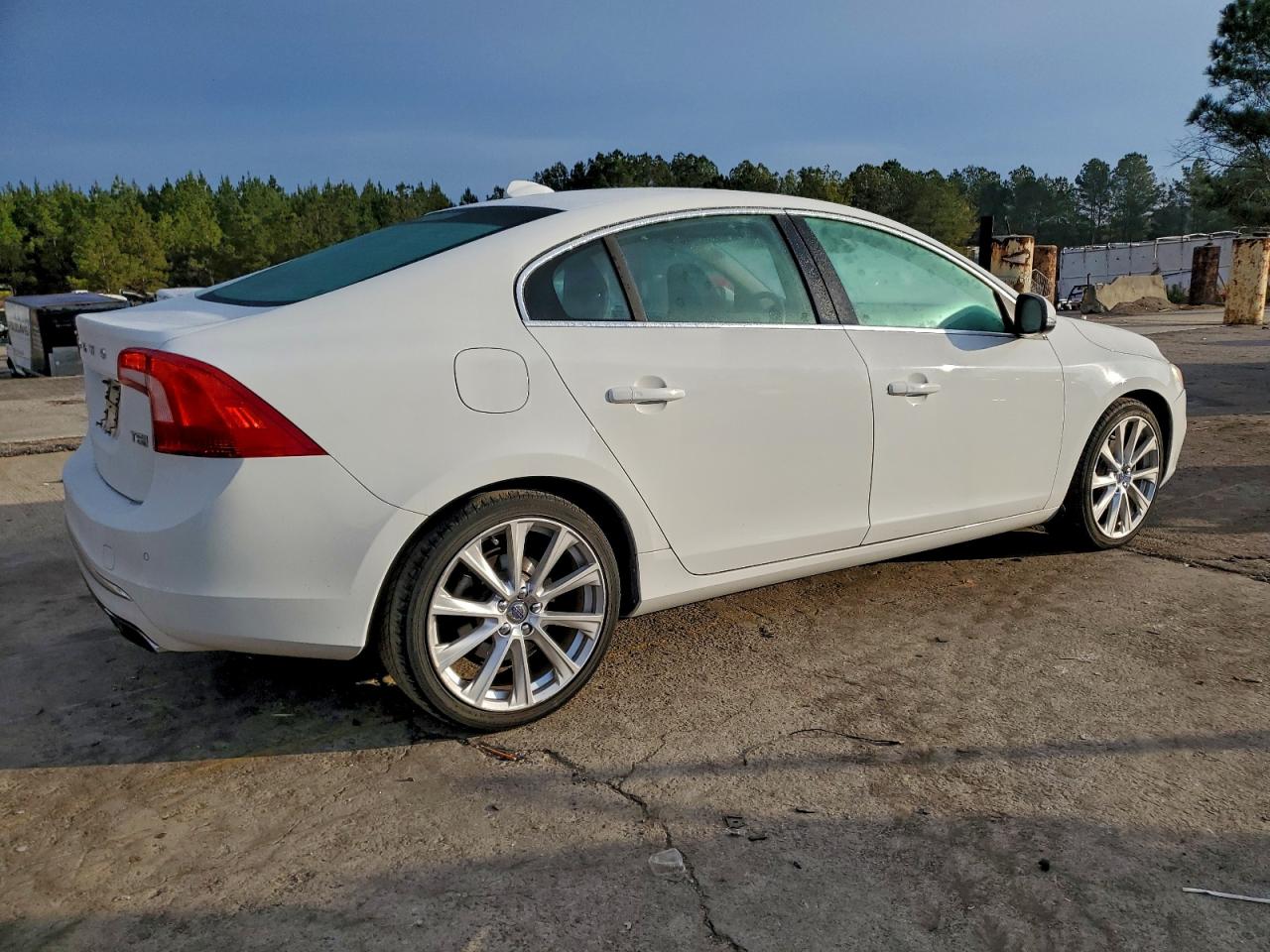 VOLVO S60 PLATINUM