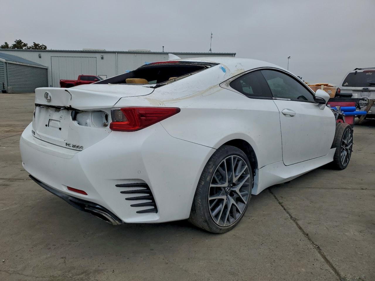 LEXUS RC 200T