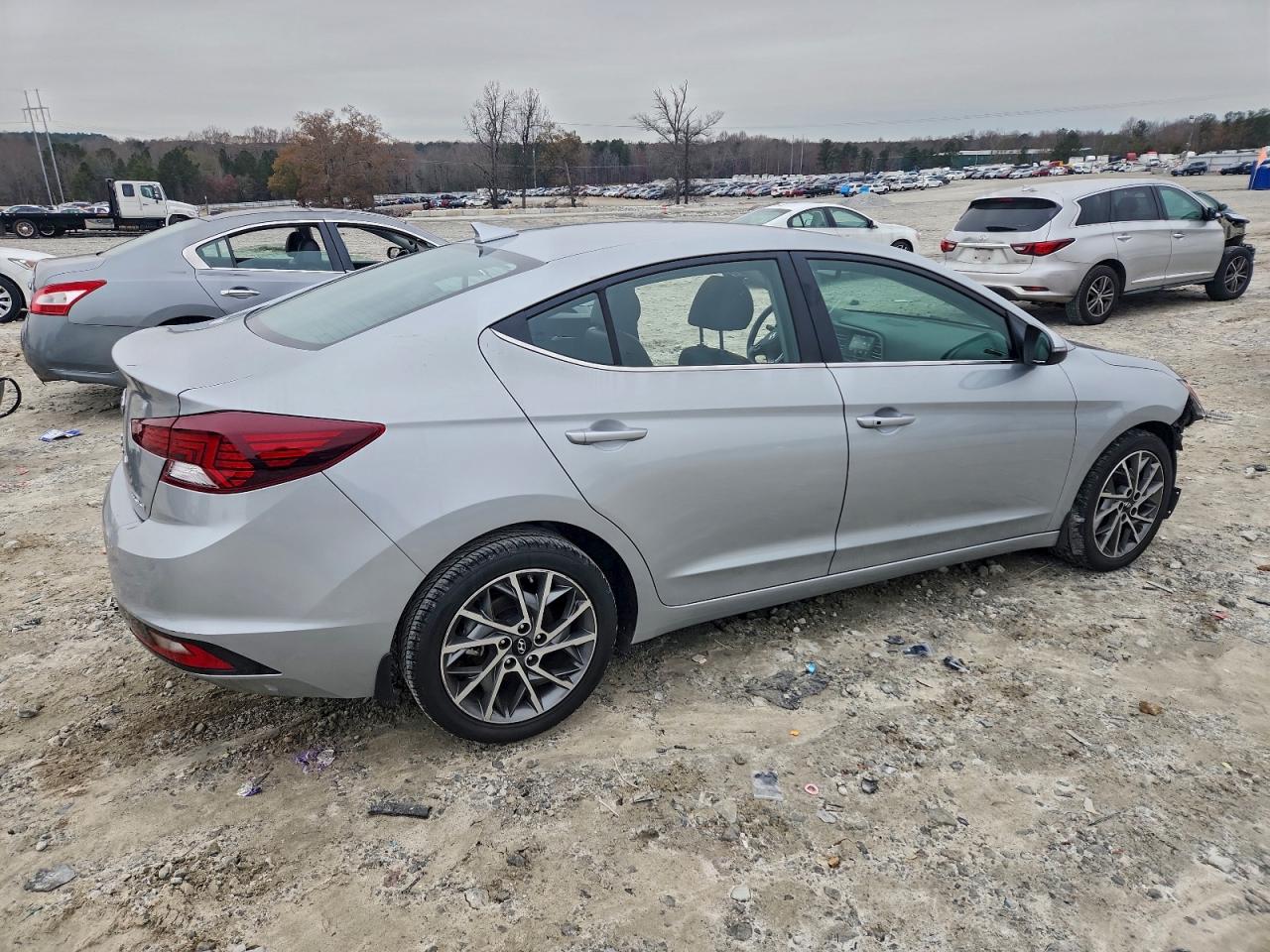HYUNDAI ELANTRA SEL