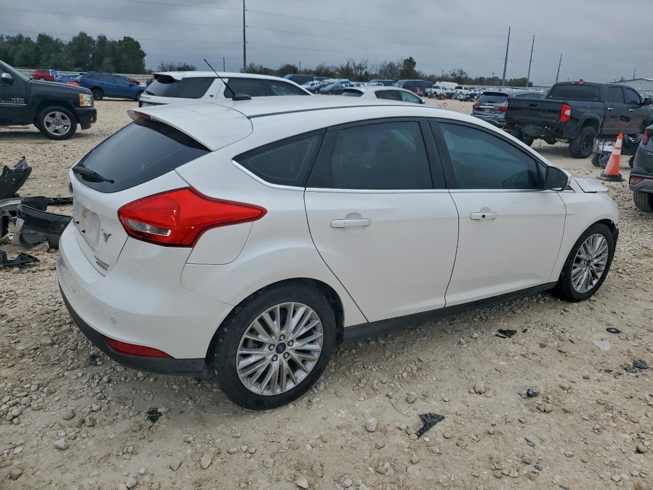 FORD FOCUS TITANIUM