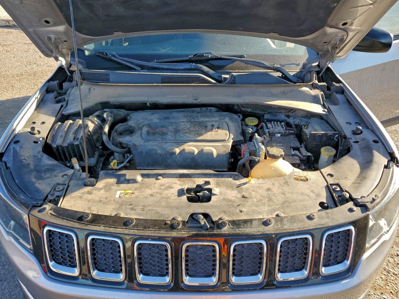 Lot #3316770420 2017 JEEP COMPASS SP