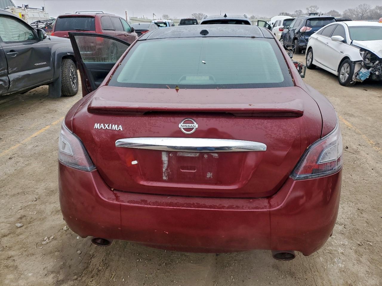 NISSAN MAXIMA S