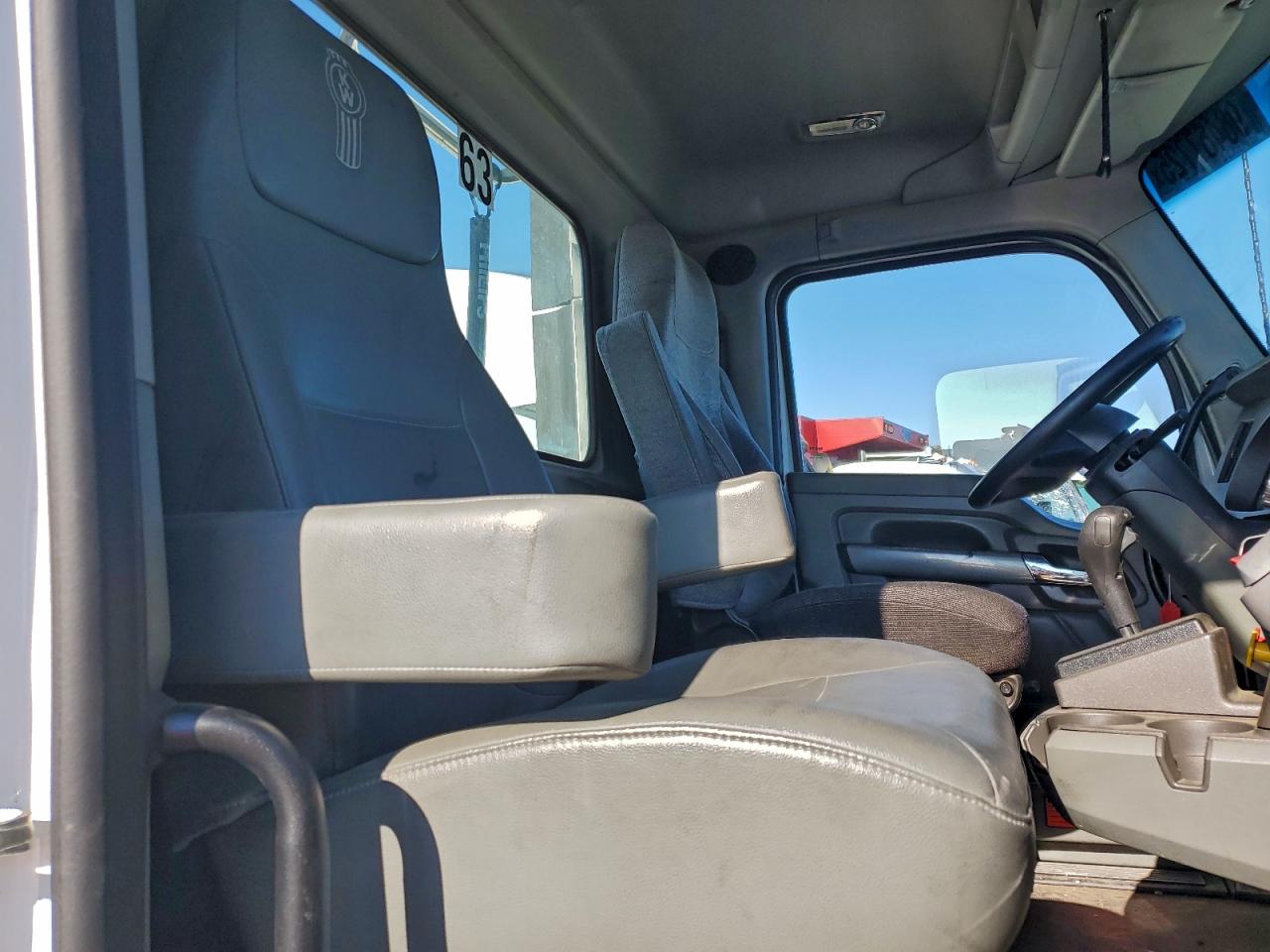 Lot #3316011772 2014 KENWORTH T680