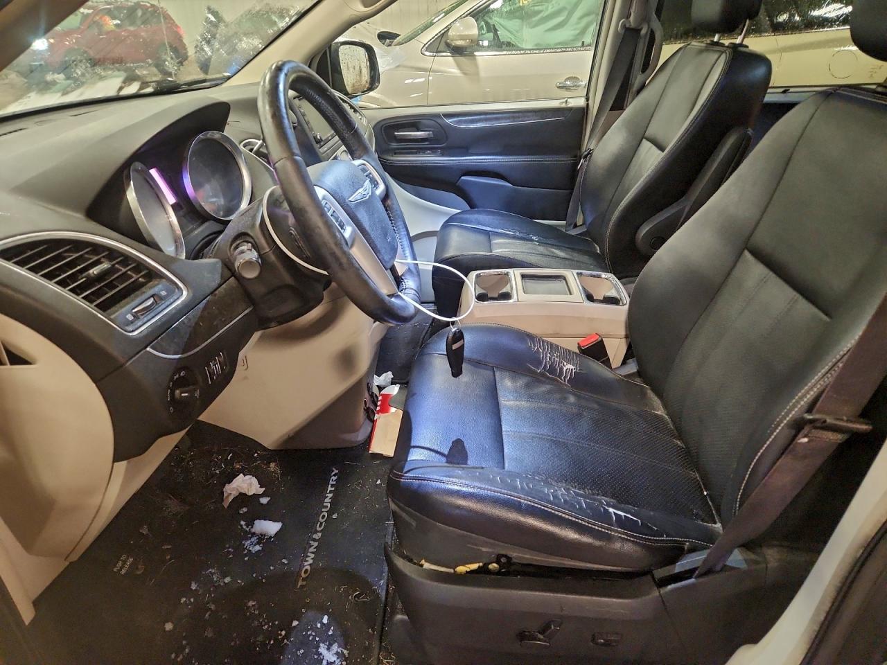 CHRYSLER TOWN & COUNTRY TOURING L