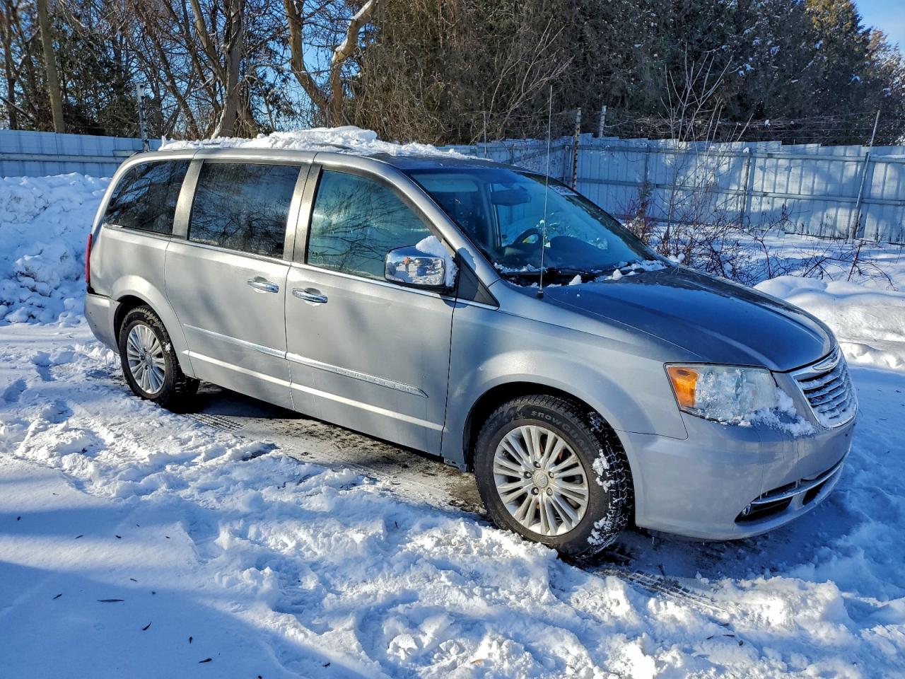 CHRYSLER TOWN & COUNTRY LIMITED PLATINUM