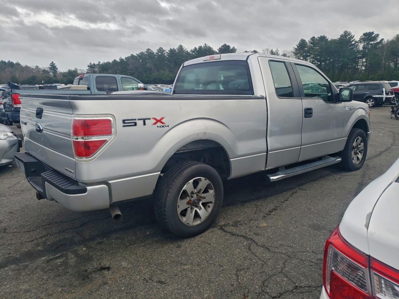 FORD F-150 SUPER CAB