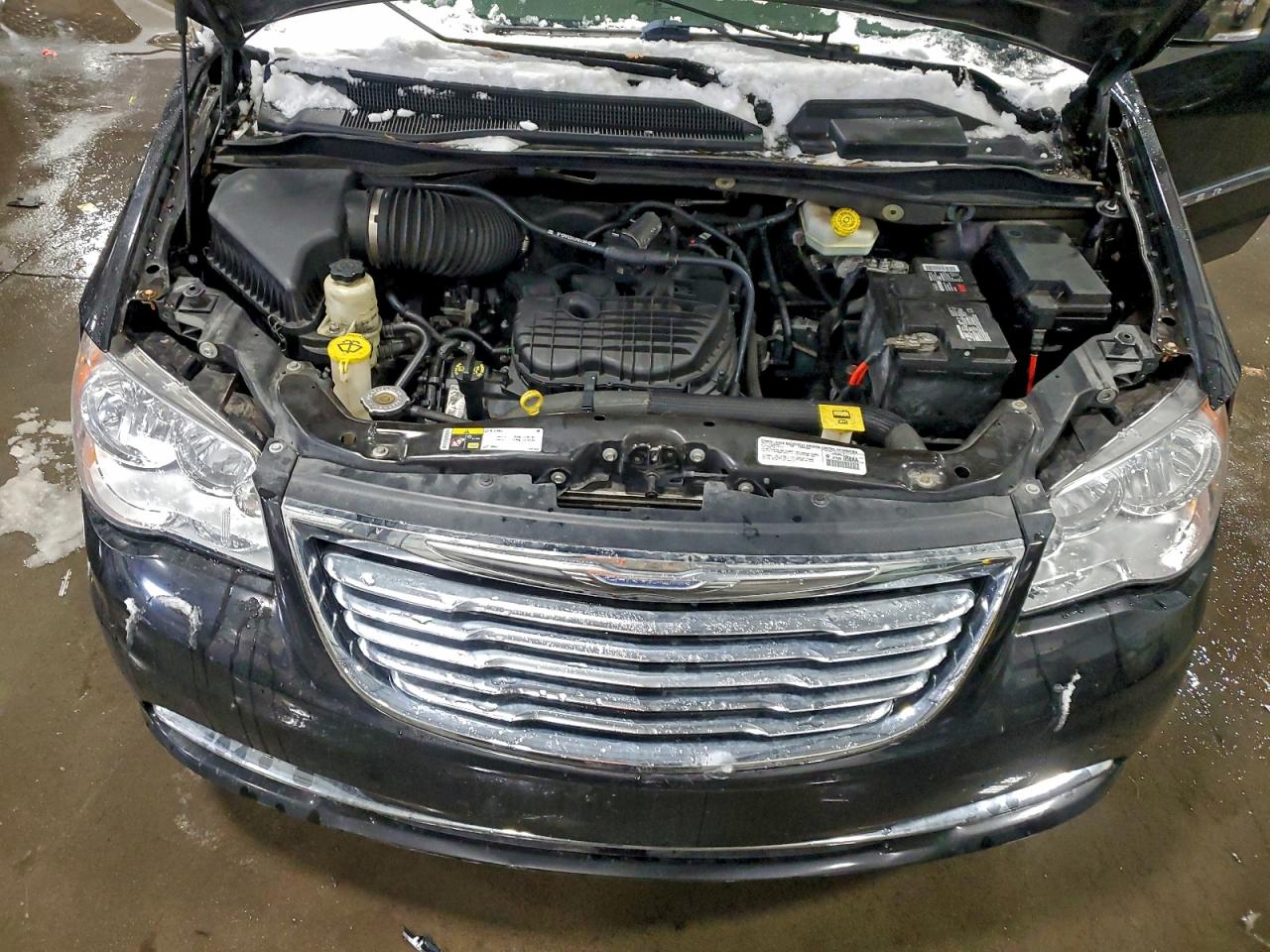 Lot #3304563465 2014 CHRYSLER TOWN & COU