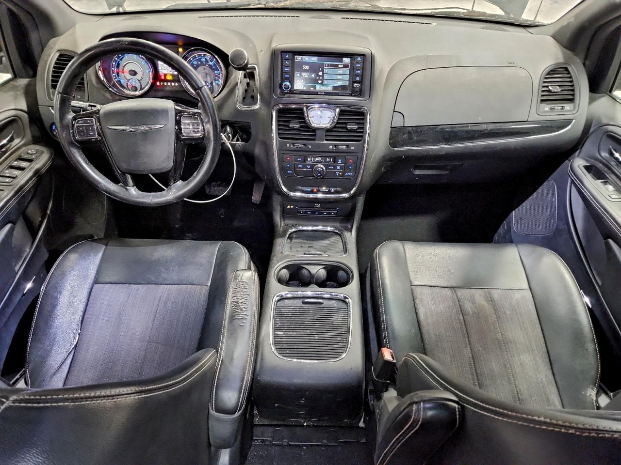 CHRYSLER TOWN & COUNTRY S