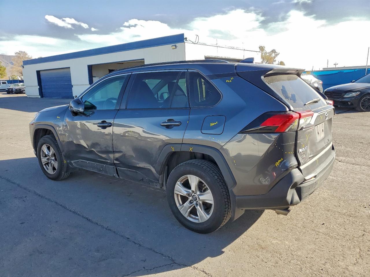 TOYOTA RAV4 XLE