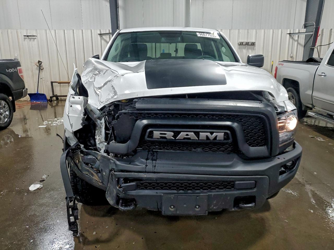 RAM 1500 SLT
